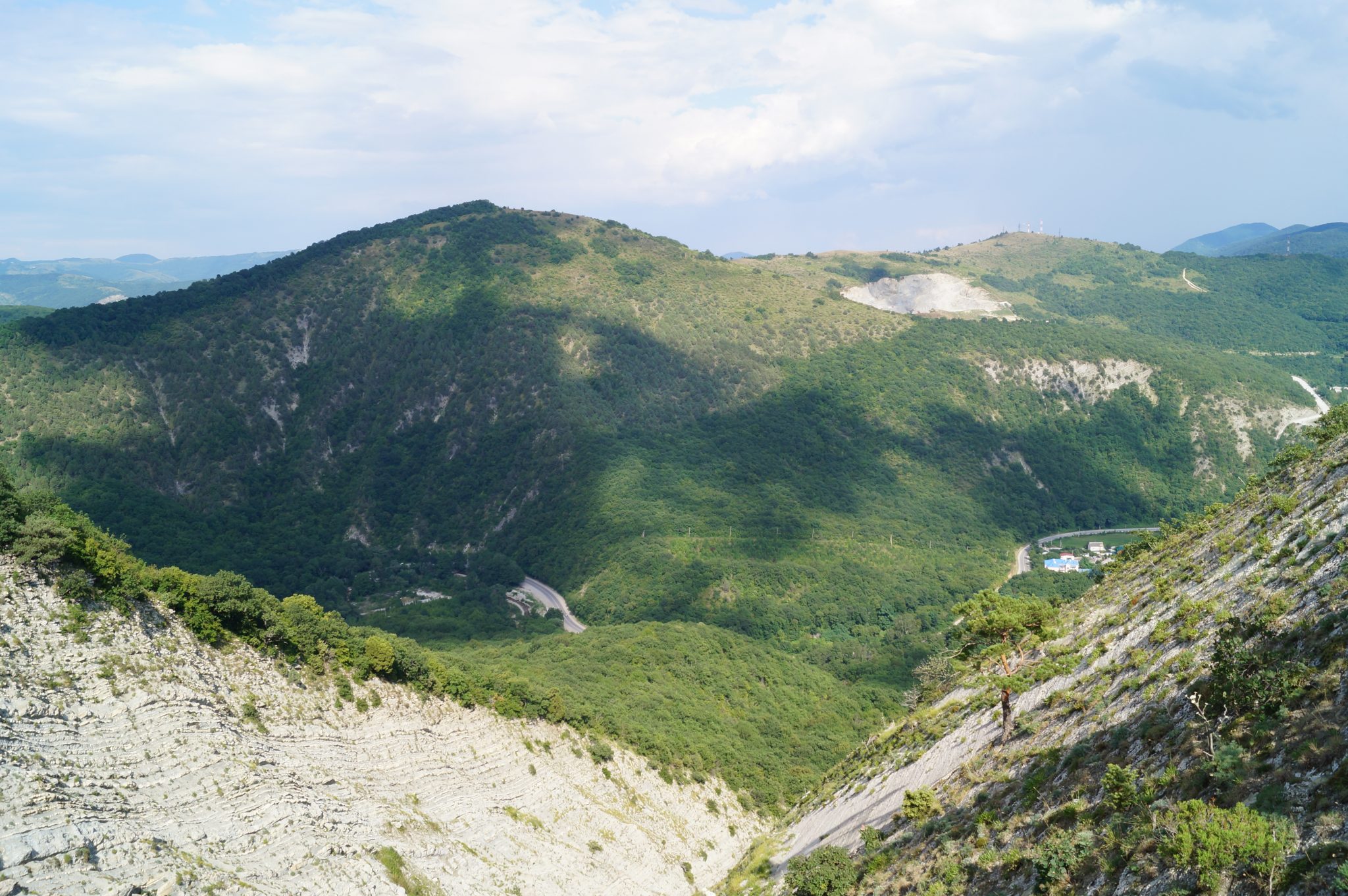 крест в геленджике на горе