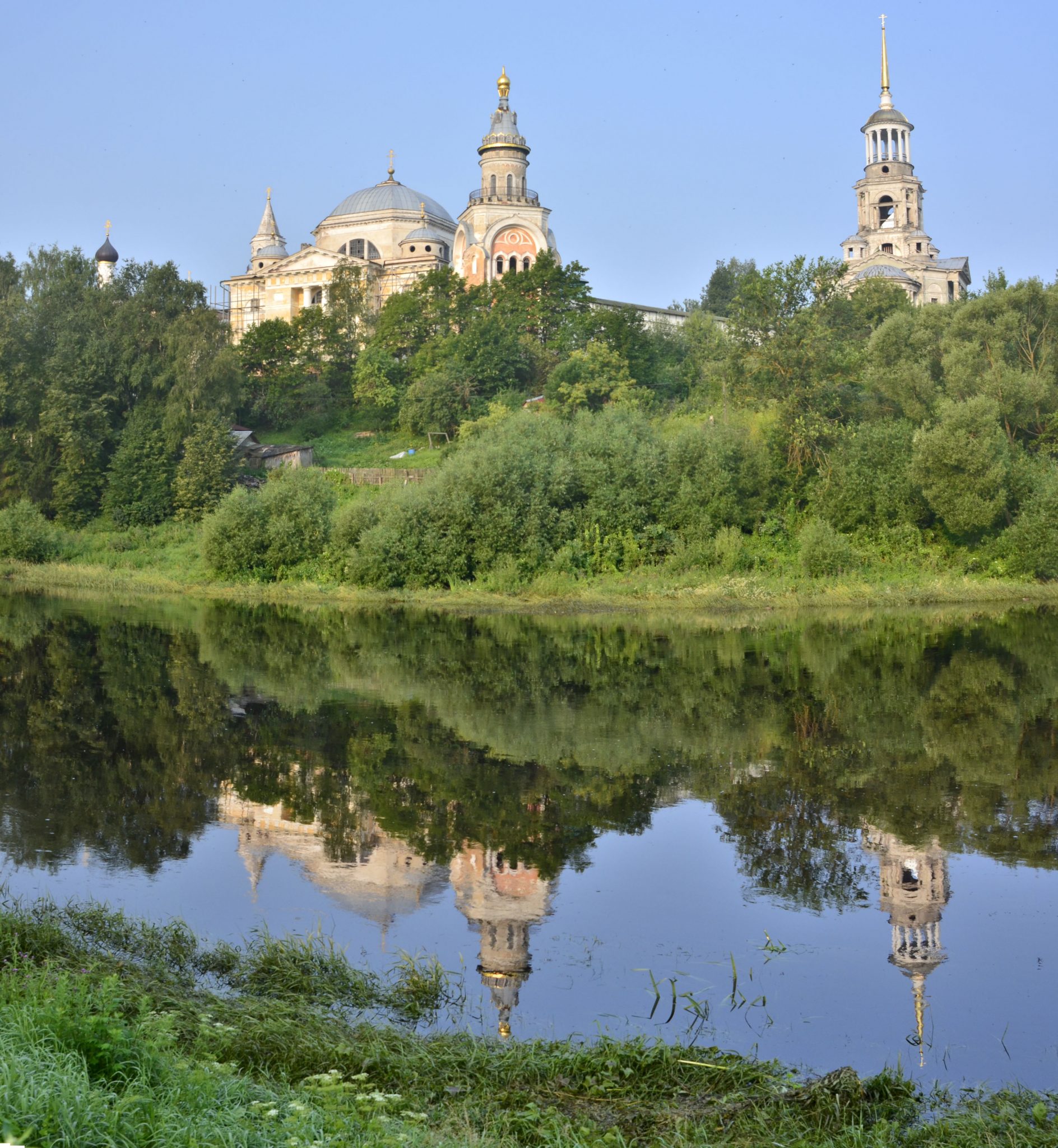 Торжок берново. Борисоглебский монастырь Старица. Борисоглебский монастырь Чернигов. Торжок Старица. Храм Старица Тверь.