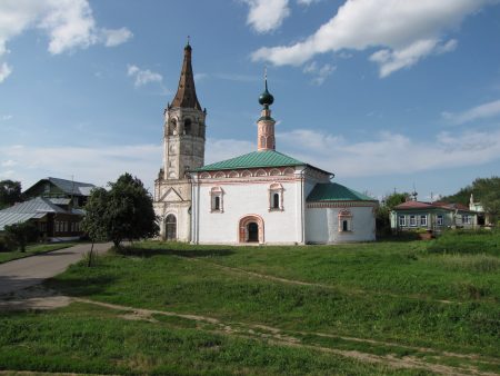 Суздаль: Никольская церковь с колокольней