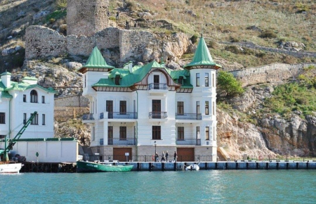 Крым Балаклава замок на воде