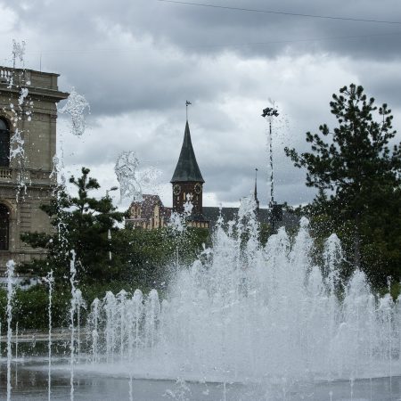 Калининград, вид на Кафедральный собор и биржу